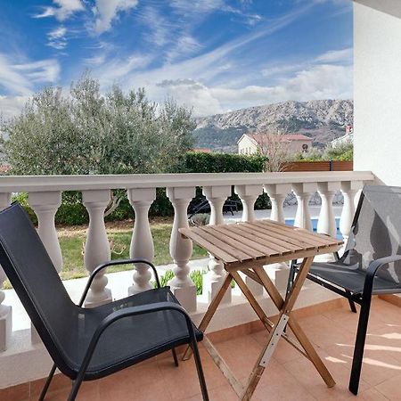 Bed & Breakfast Dosen III Baska  Exterior photo