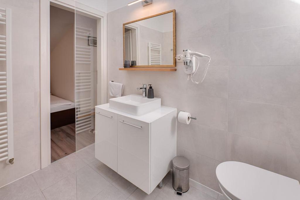 Bed & Breakfast Dosen III Baska  Exterior photo
