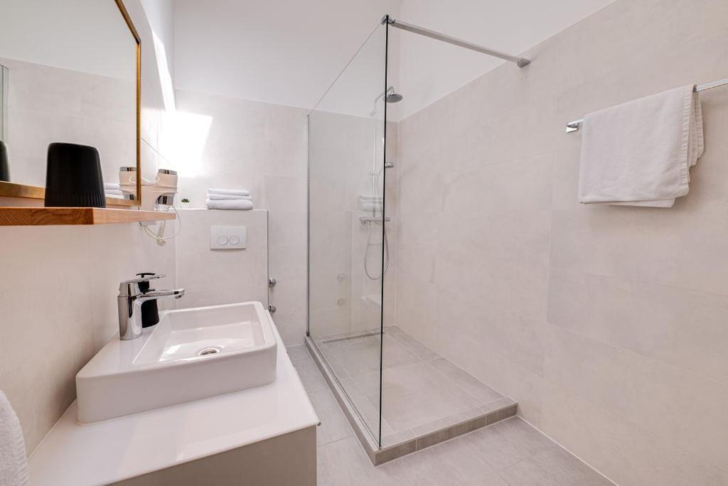 Bed & Breakfast Dosen III Baska  Exterior photo