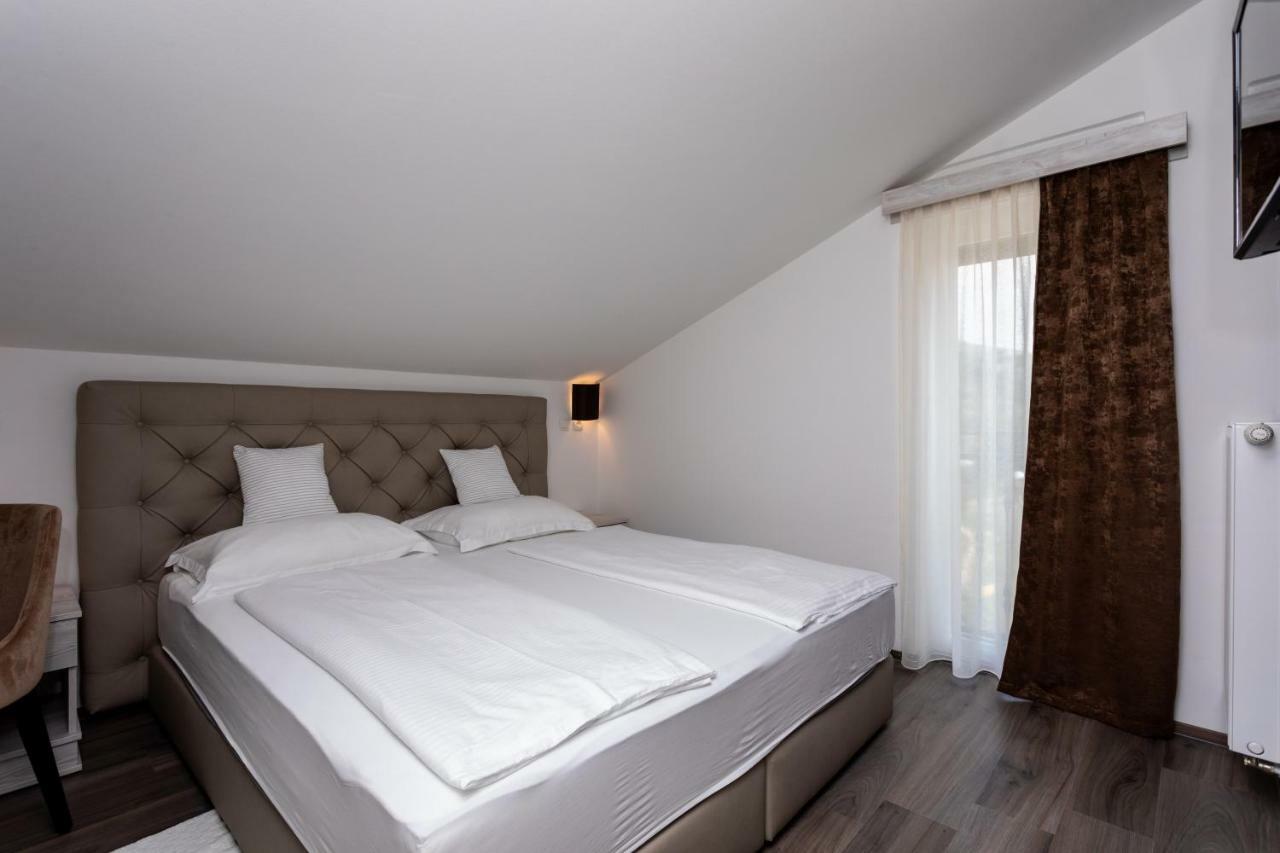 Bed & Breakfast Dosen III Baska  Exterior photo